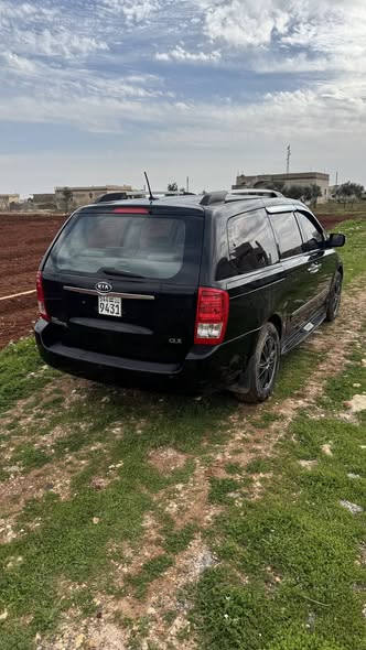 كيا جراند كرنفال 2011 - صورة 5