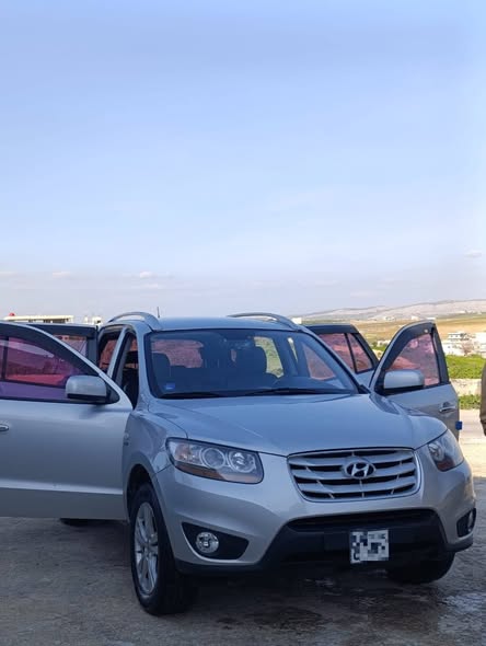 هونداي سانتافي 2011 - صورة 2