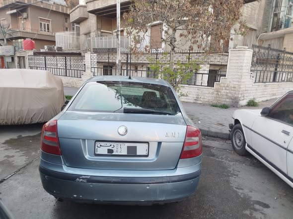 سكودا اوكتافيا 2005 - صورة 2