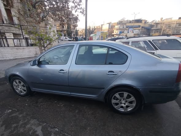 سكودا اوكتافيا 2005 - صورة 5