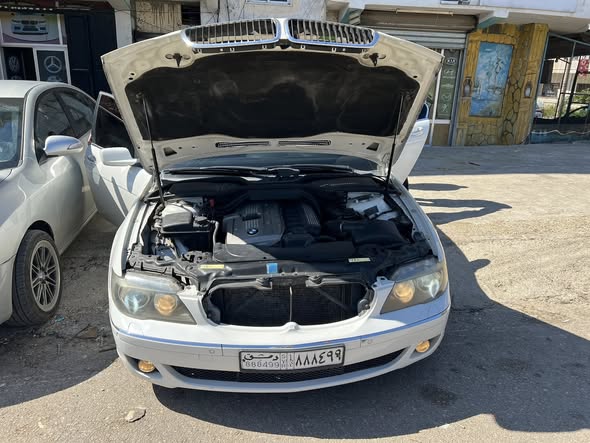 BMW 735i 2007 - صورة 1