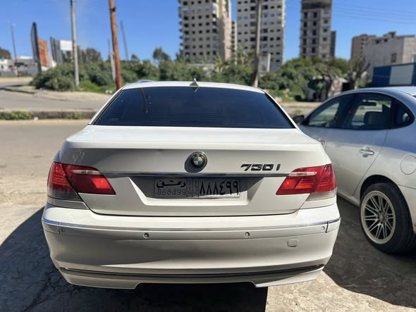 BMW 735i 2007 - صورة 3