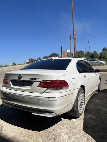 BMW 735i 2007 - صورة 4