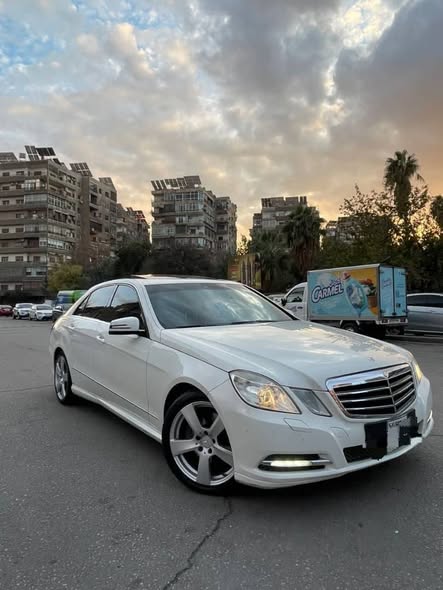 مرسيدس بنز E350 2011 - صورة 3