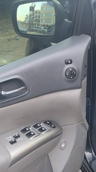 كيا جراند كرنفال 2012 - صورة 3