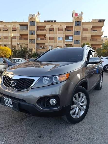 كيا سورنتو 2011 - صورة 1