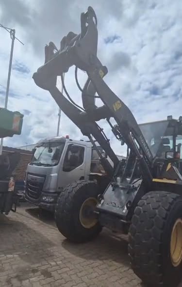 كوماتسو تركس 2008 - صورة 2