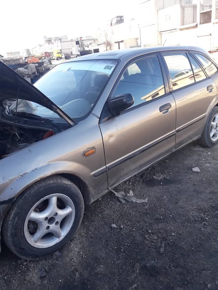 مازدا 323 2000 - صورة 4