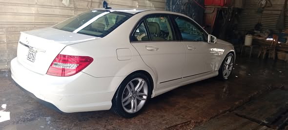 مرسيدس C250 2012 - صورة 5