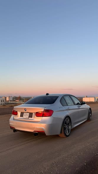 BMW 320i 2012 - صورة 2