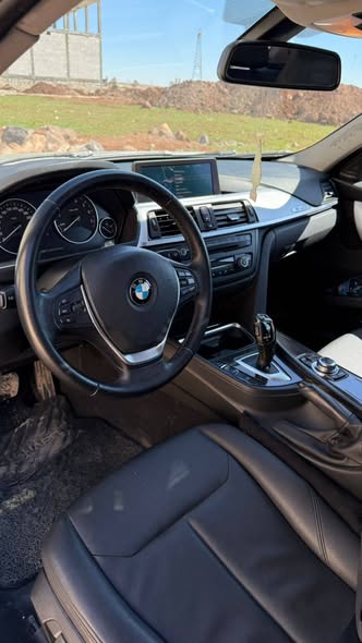 BMW 320i 2012 - صورة 5