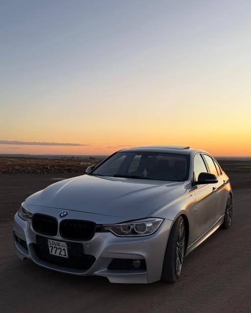 BMW 320i 2012 - صورة 1