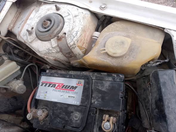 بيجو 205 1992 - صورة 1