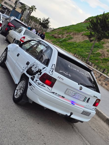 أوبل أسترا 1993 - صورة 3