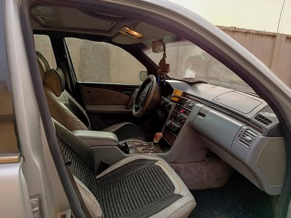 مرسيدس 290 2001 - صورة 4