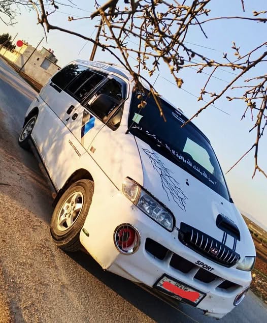 هيونداي ستاركس 2002 - صورة 1