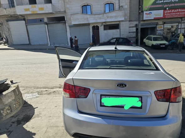 كيا فورتي 2009 - صورة 2