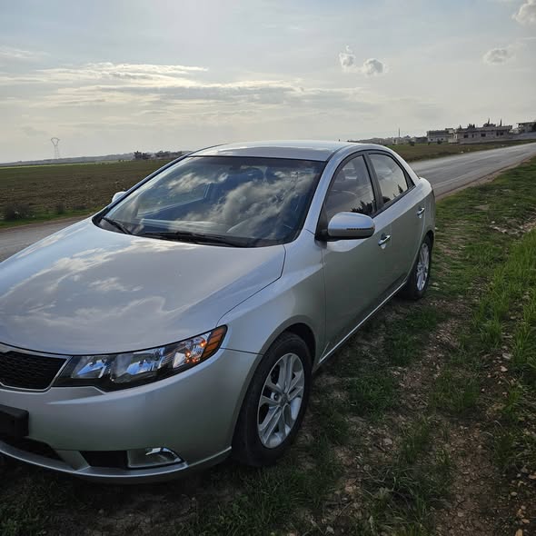 كيا فورتي 2011 - صورة 3