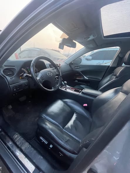 لكزس IS250 2008 - صورة 5