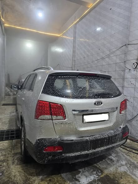 كيا سيرنتو 2010 - صورة 2