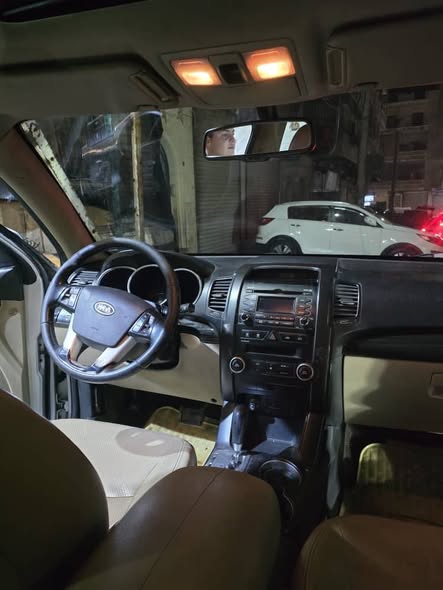 كيا سيرنتو 2010 - صورة 5