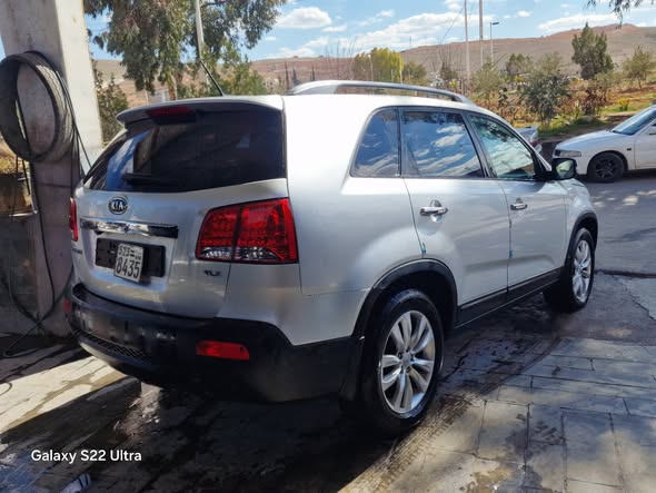 كيا سورينتو 2012 - صورة 3