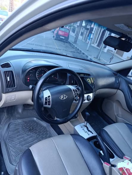 هيونداي افانتي 2009 - صورة 2