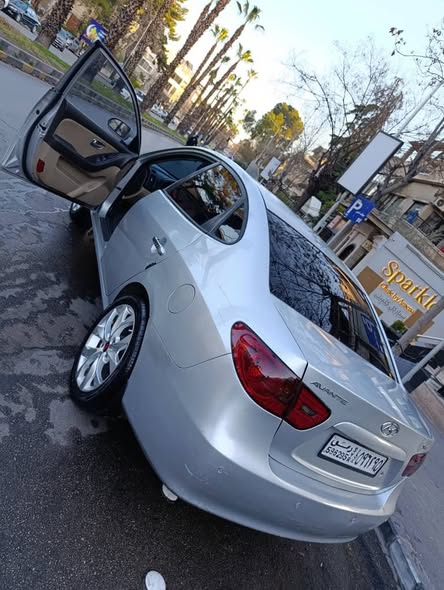 هيونداي افانتي 2009 - صورة 5