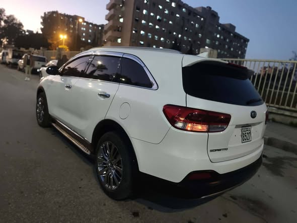 كيا سرينتو 2015 - صورة 3