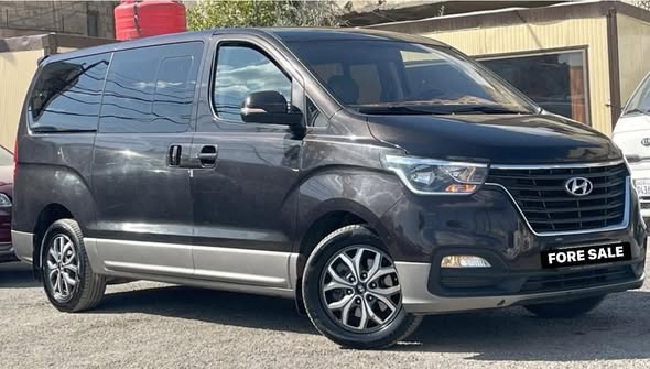 Hyundai Starex 2018 - صورة 3