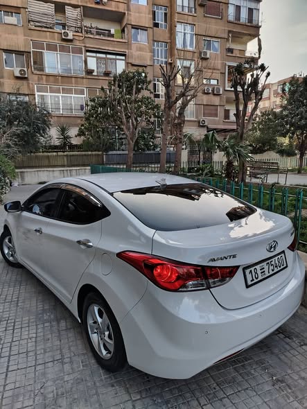 ألنترآ Elantra 2012 - صورة 3