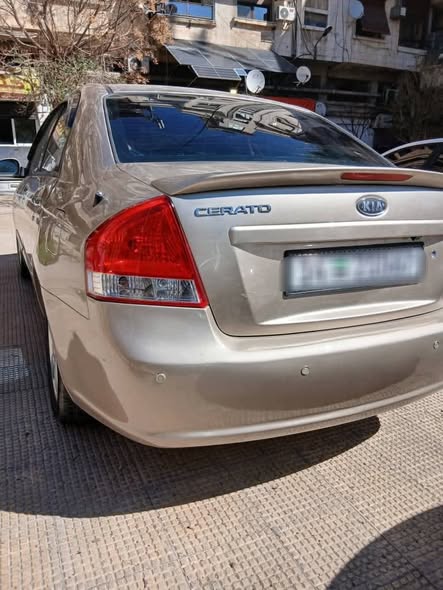 كيا سيراتو 2008 - صورة 2