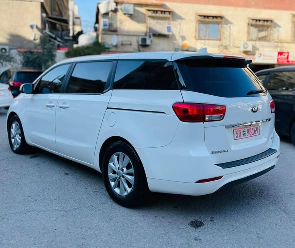 كيا سيدونا 2017 - صورة 4