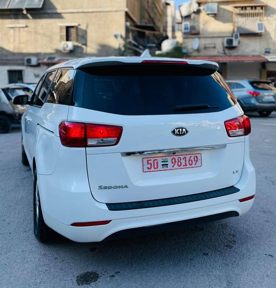 كيا سيدونا 2017 - صورة 5