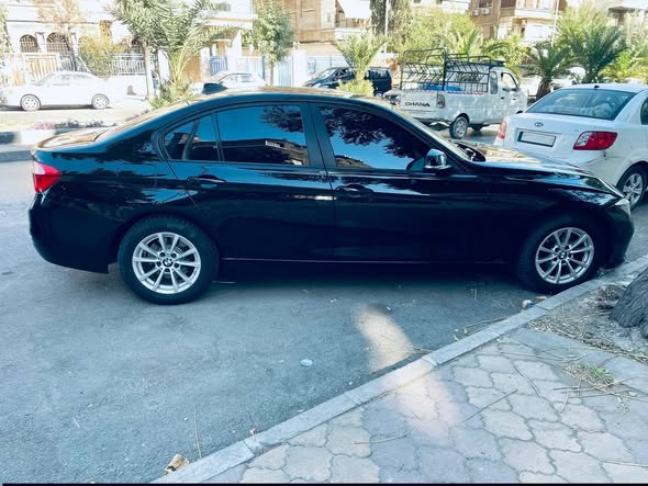 BMW 318 2016 - صورة 4