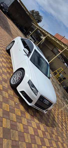 اوودي A4 2012 - صورة 1