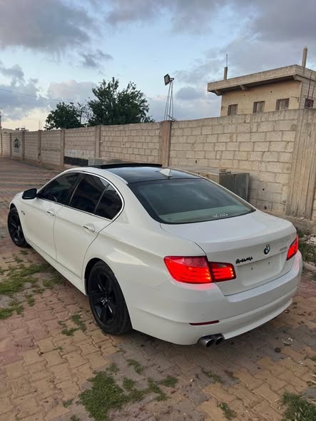 BMW 528 i 2011 - صورة 2