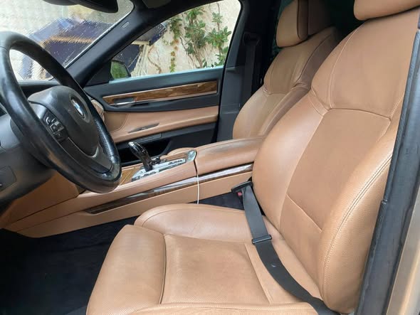 BMW 750 Li 2011 - صورة 3