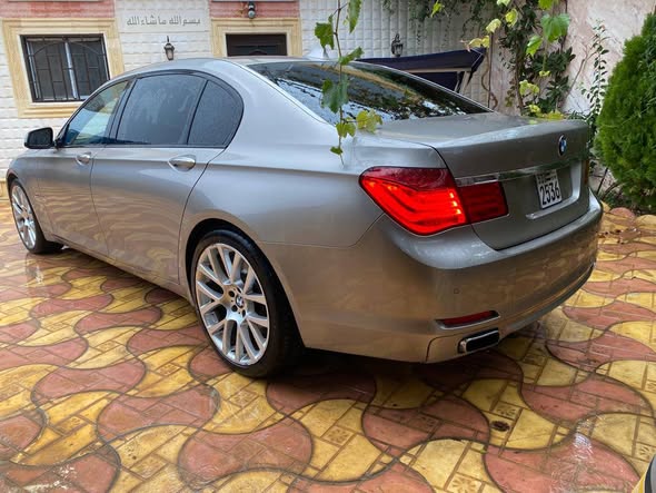 BMW 750 Li 2011 - صورة 4