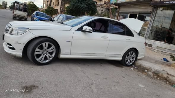 مرسيدس c200 2011 - صورة 4