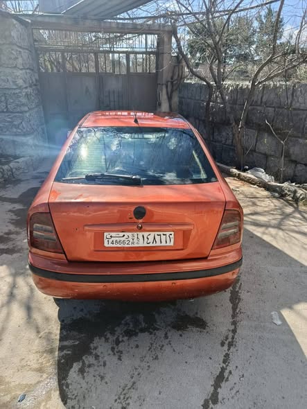 سكودا اوكتافيا 2002 - صورة 3