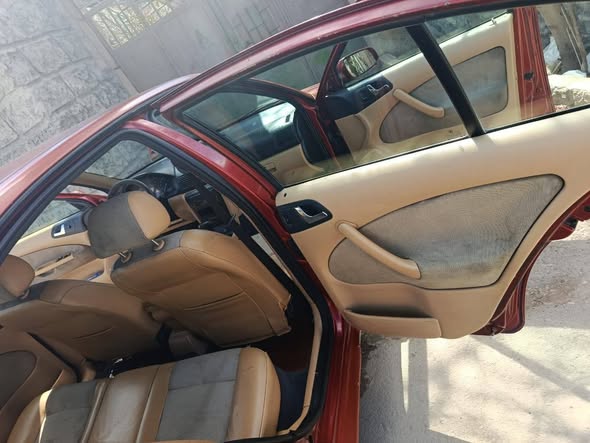 سكودا اوكتافيا 2002 - صورة 4