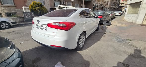 كيا سيراتو 2013 - صورة 5