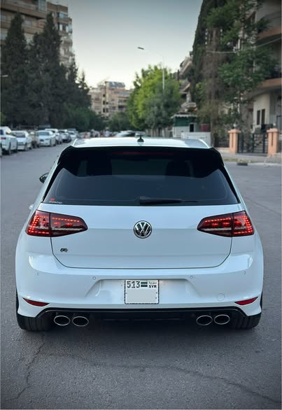 Volkswagen Golf MK7 R 2016 - صورة 2
