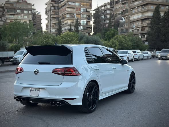 Volkswagen Golf MK7 R 2016 - صورة 4