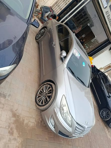 هونداي جينيسيس 2013 - صورة 2