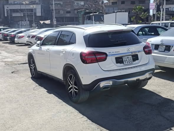 مرسيدس GLA220 2018 - صورة 3