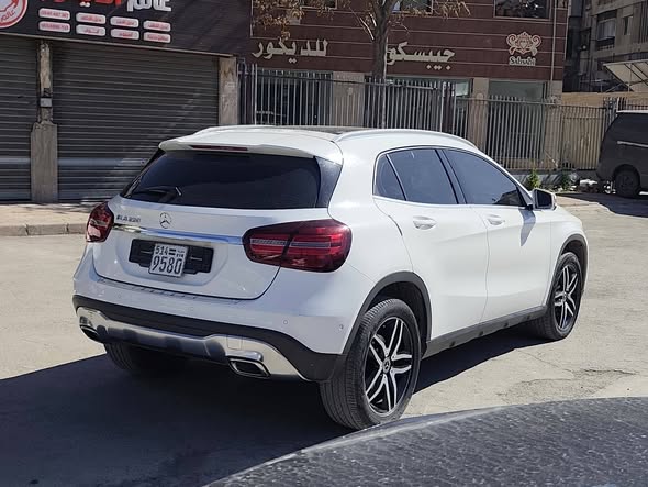 مرسيدس GLA220 2018 - صورة 4