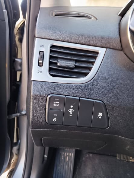 هيونداي الينترا 2013 - صورة 4