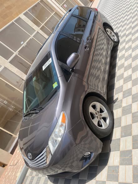 تويتا سينا 2014 - صورة 4